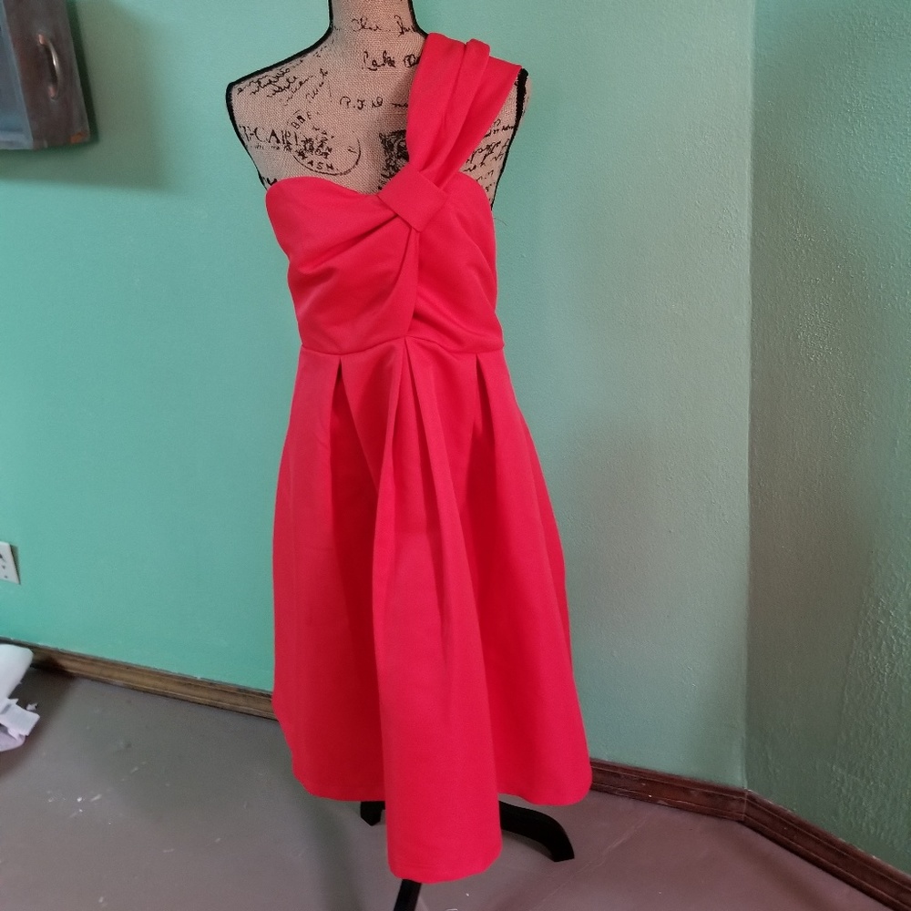 One Shoulder Dress *Red*